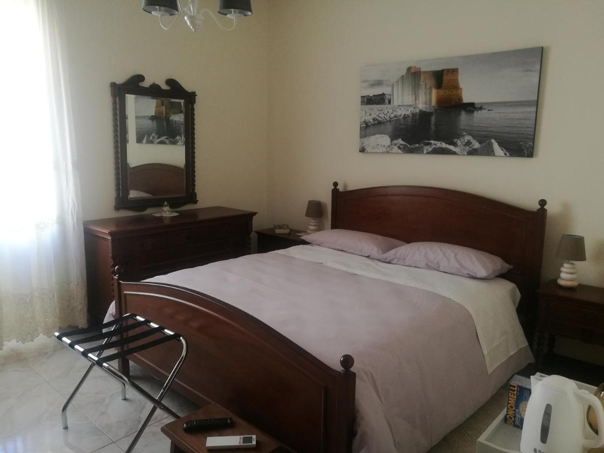 Bed and Breakfast Antoniet Napoli Esterno foto